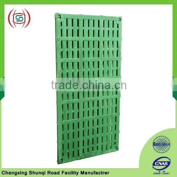 Slat floor for pigs farming equipment
