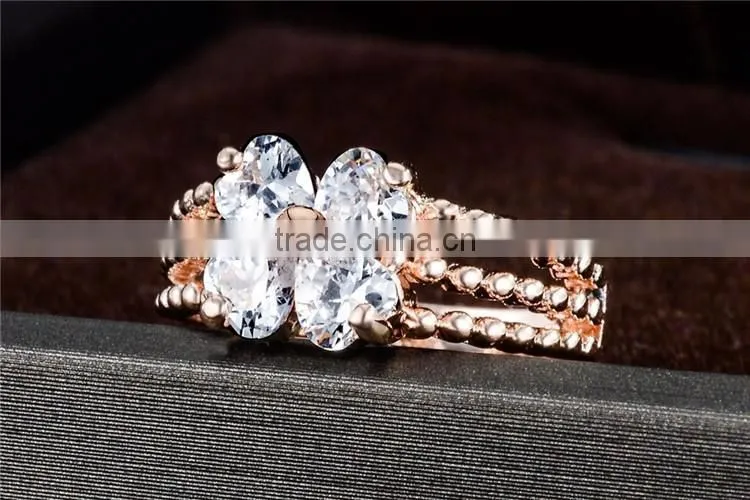 Wholesale alibaba fashion jewelry gold/silver clear crystal luxury wedding piston ring
