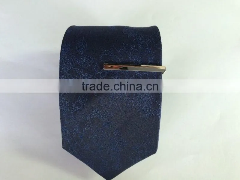 Men's blue/black 100% silk tie with flower design