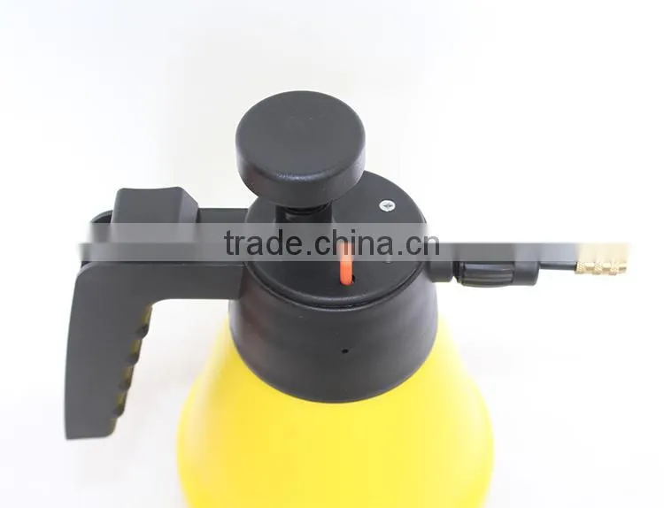 Taizhou iLOT 1.5L high pressure air bottle sprayer for garden and home sprayer
