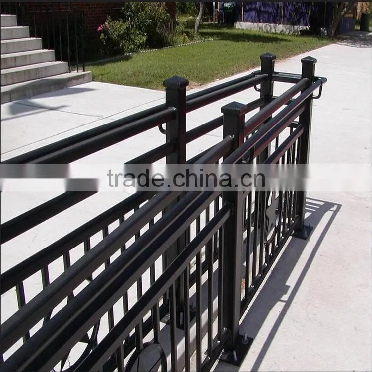 Custom height and colors and Easy installation Pedestrian fences and barriers