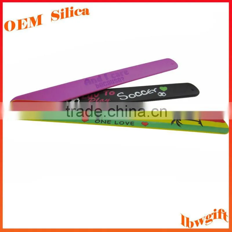Colorful Kitty LOGO Reflective custom emboss silicone slap bracelet