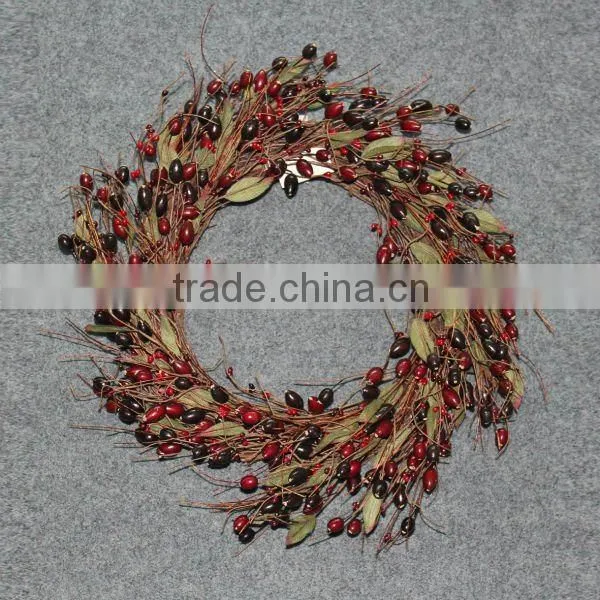 Decorative Artificial Christmas Pine Wreaths with Red Berry & Snow