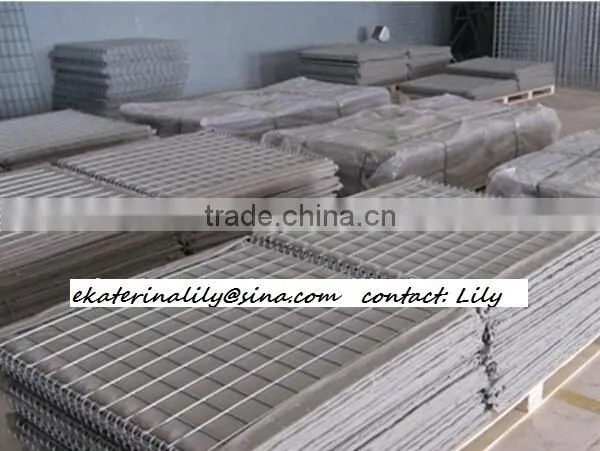 Seabees fill hesco barrier wall/ Welded Hesco Gabion/Security Bastion