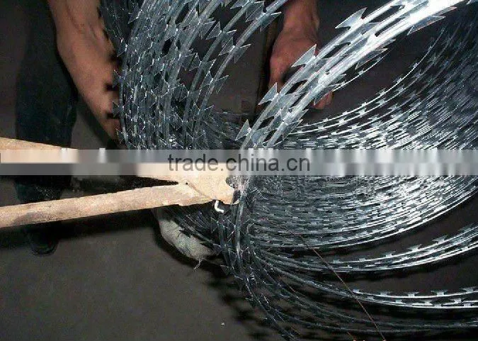 razor barbed wire with clips