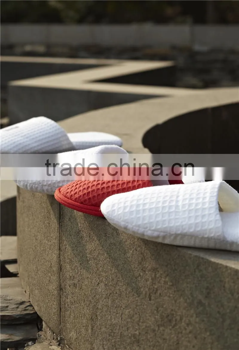 China Factory Cheap Wholesale Slipper, Waffle Bath Slipper for Hotel & Home Use