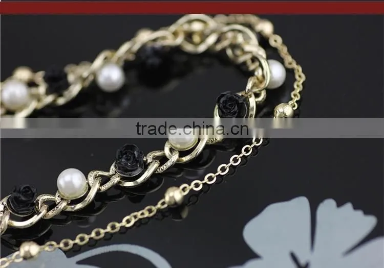 Fashion Luxury Rhinestone Bracelet Women Watch Ladies Quartz Creative Watch Casual Women Relogio Feminino China Supplier