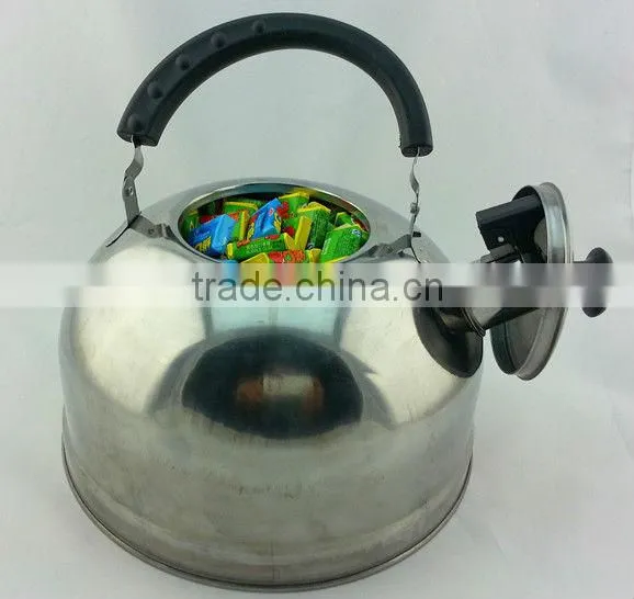 Bubble gum in stainless kettles