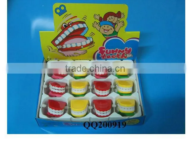 Plastic wind-up jumping expression ball