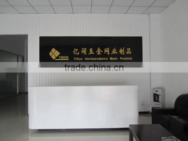 Barbed wire mesh fence/protect fence