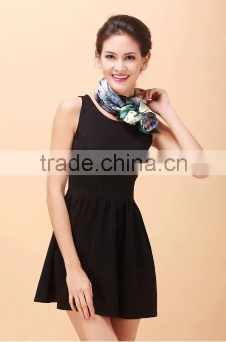 Customize 100%silk scarves with beautiful abstract printing