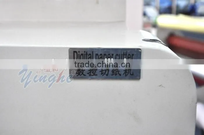 Digital paper cutting machine