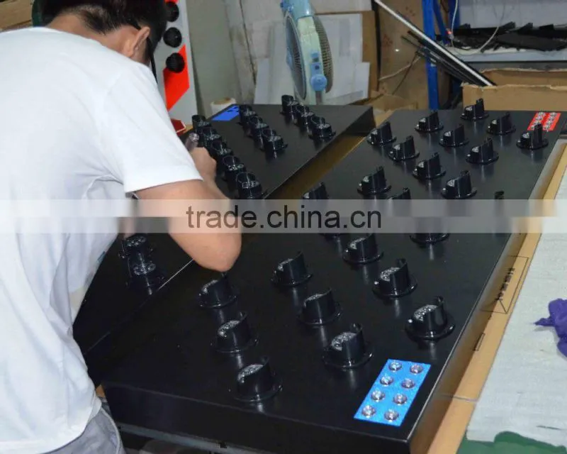 Solar portable LED arrow board