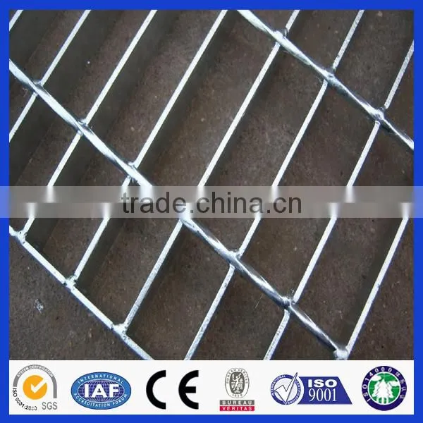 DM Bigger Round Holes Customized Hot Dip Galvanized Steel Grating Galvanized Plain Steel Bar Grating