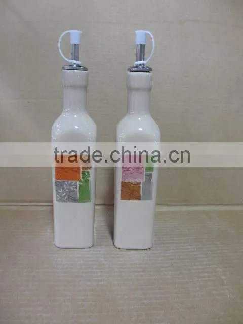 Classical ceramic oil & vinegar bottle set with owl pattern