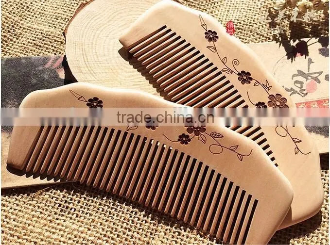 Natural handle combs peach material nature color hair wood comb hair combs with laser logo