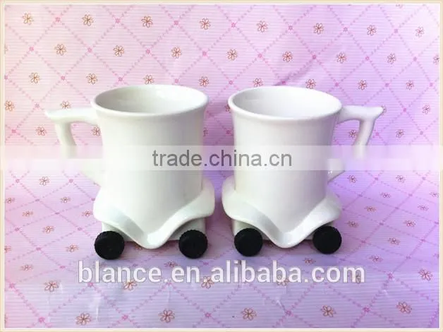 2015 creative car shape mug has wheel