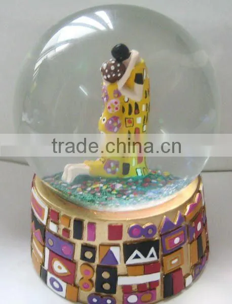 2008 High quality resin customized musical christmas water globe