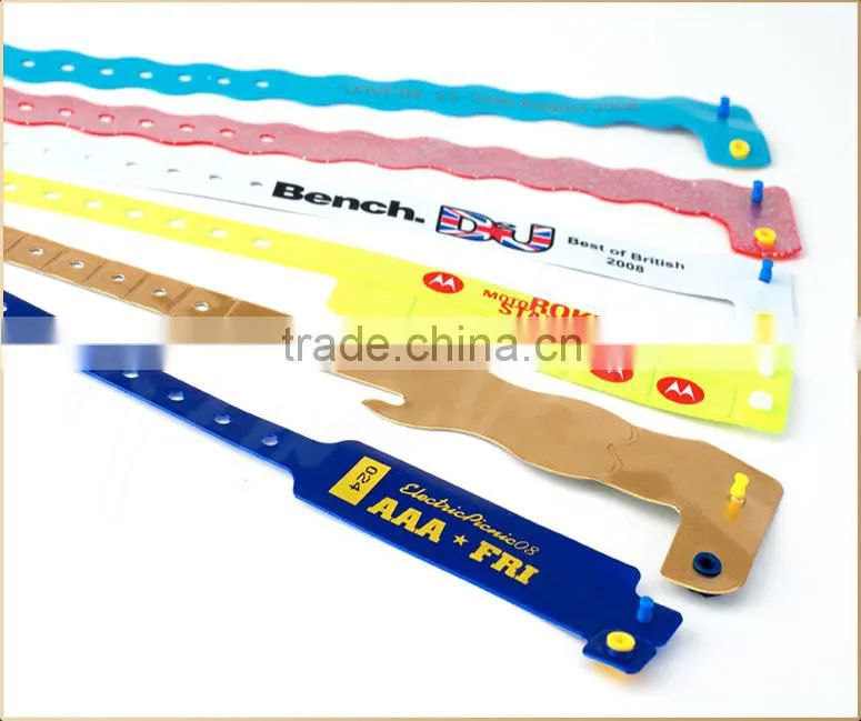 Cheap custom Vinyl/Plastic/PVC wristbands for mustic concerts