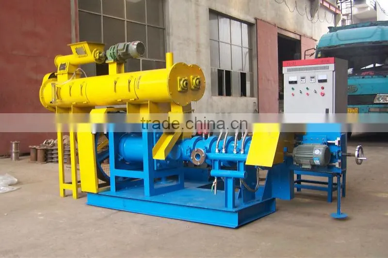2013 Best seller wide output range reasonable price poultry feed extrusion machine