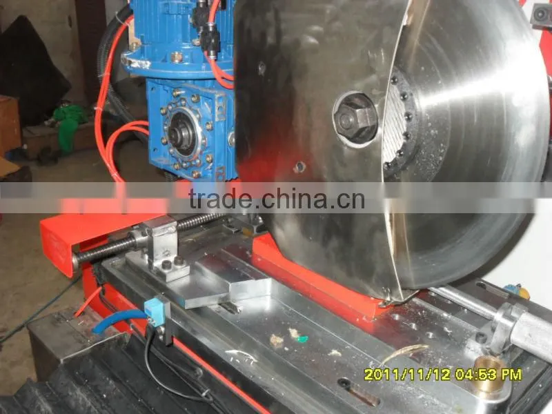 Paper roll cutter
