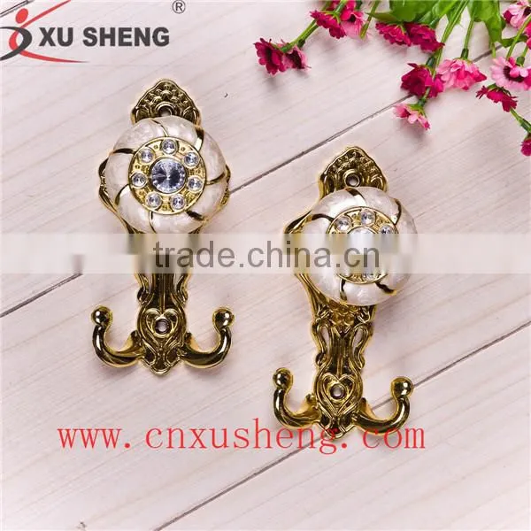 Selling plastic curtain hooks, curtain accessories designed