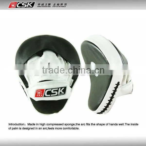 High Quality Arched Martial Art Focus Pad GX9324-1 White color