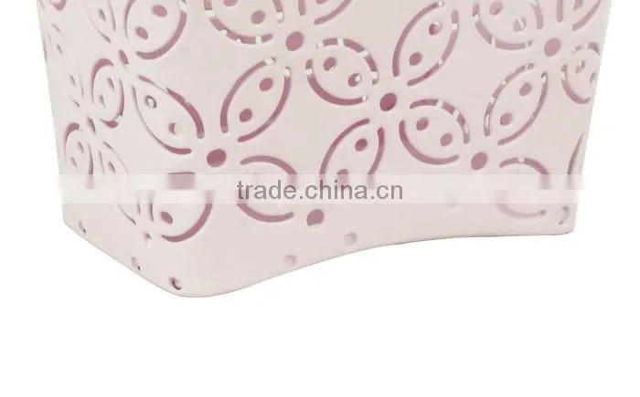 Pink Arc-shaped Metal Punched Pen Ruler Pencil Holder