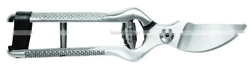 Teeth Making on the blade and Curved balde design garden tool scissor