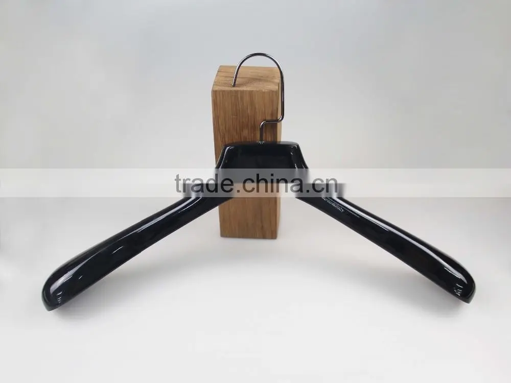 IMY-539 black shiny wooden hangers coat rack