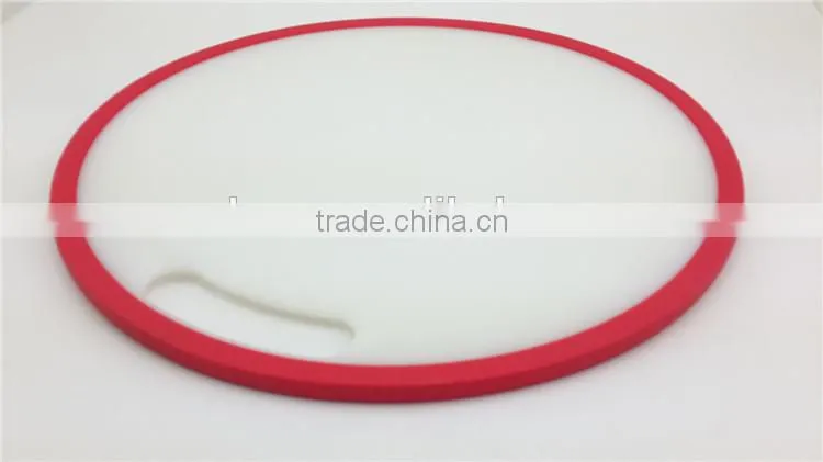Kitchen helper plastic round chop chop cutting board