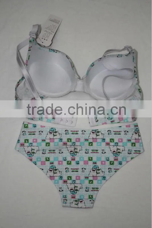 Latest Design Girls Seamless Bonded Fancy Bra Panty Set Photo