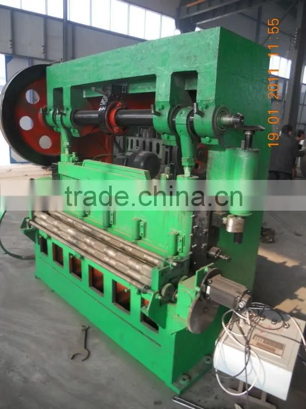 Expanded Metal Machine(Complete in specification)
