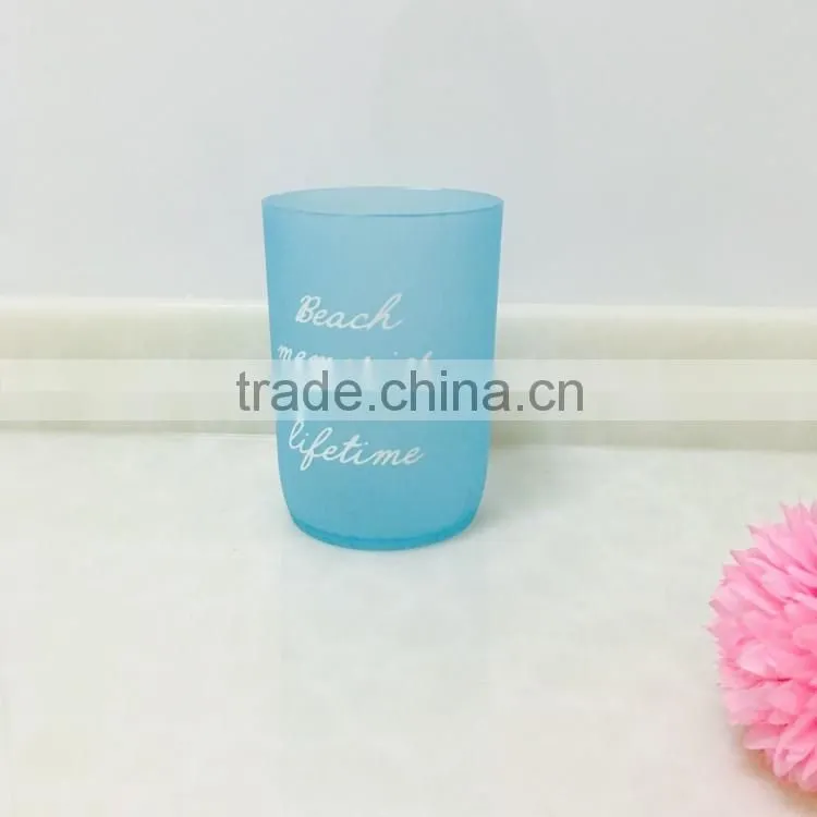 Fashion design plastic toothbrush cup