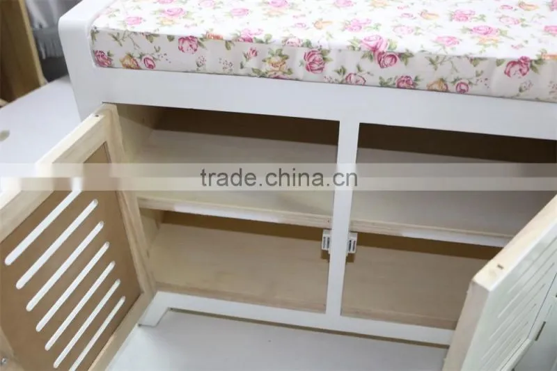 Wooden shoe cabinet with doors