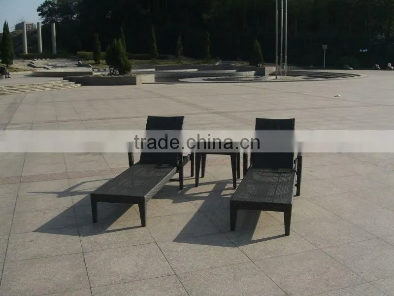 Adjustable outdoor rattan daybed lounger