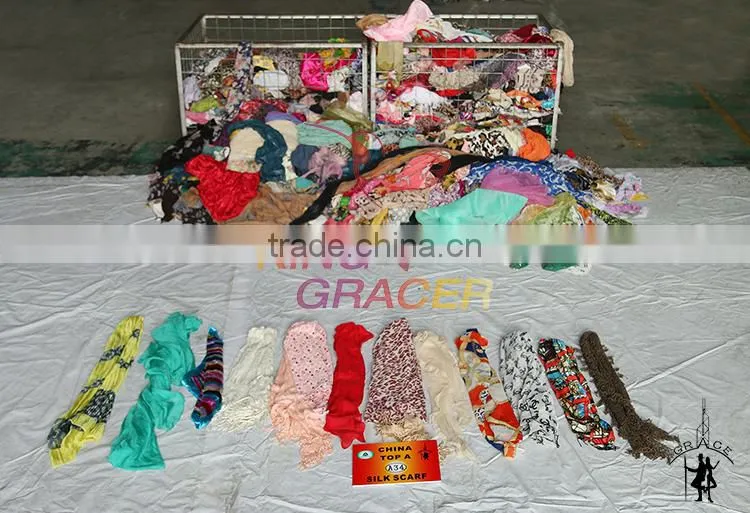Stock Second Hand Bales 100Kg Ladies Silk Scarf used clothing warehouse