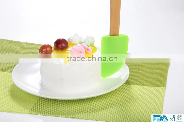 2015 neweast silicone spatula silicone cake & butter knife with wooden handle