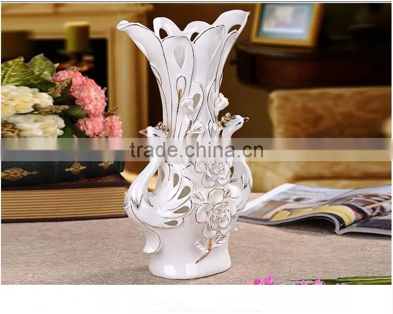 Modern home decor ceramic craft couple decorative peacock vase for table