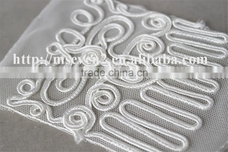 2016 newest design 100% polyester white color lace fabric embroidery trim patch for clothing shoulder