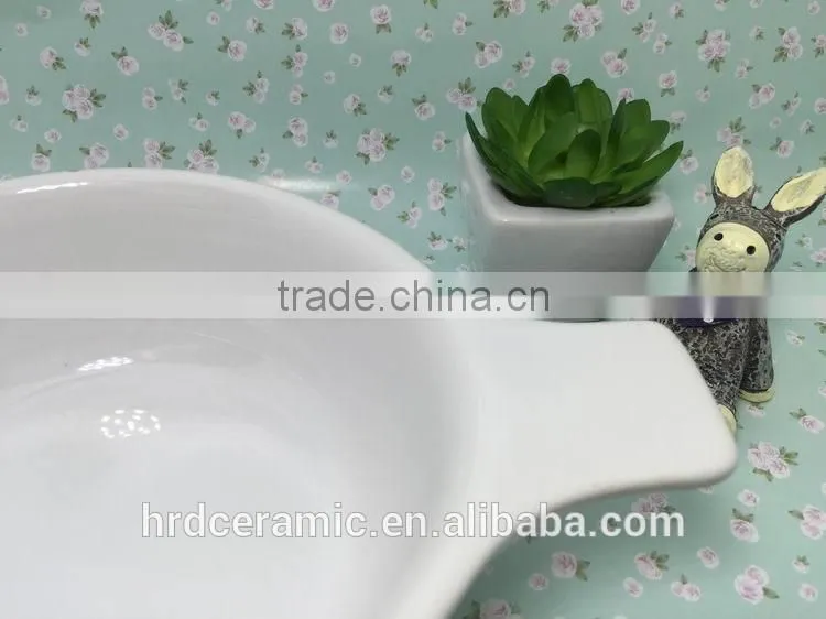 High Quality Stocked White ceramic sauce boat with handle