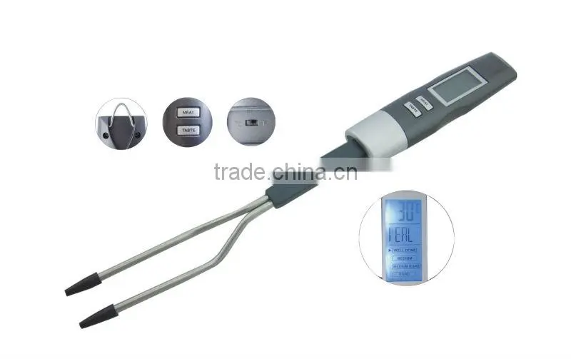 BBQ Roosting fork with digital temperature