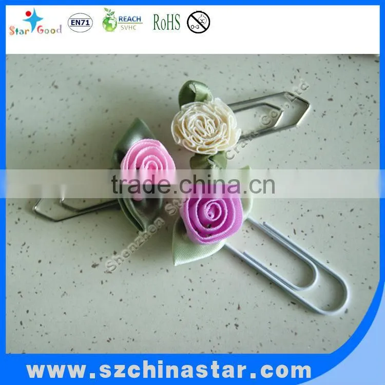 Promotional apple paper clips tin box