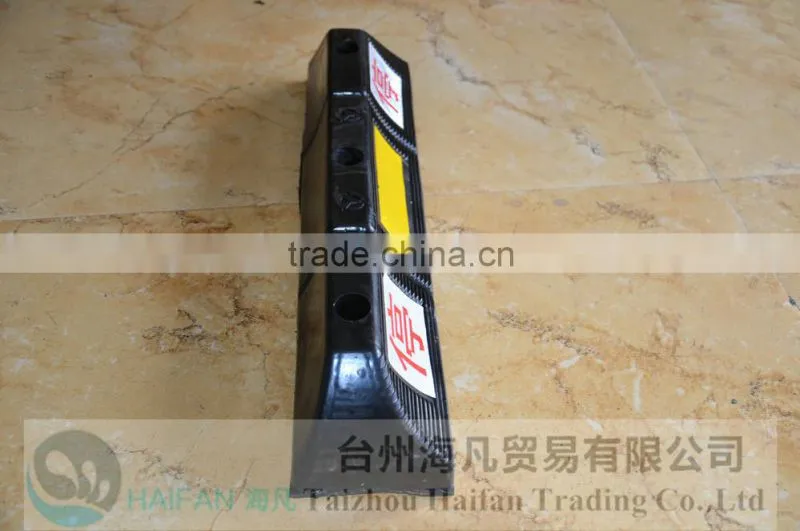 good price high quality tight rubber wheel stopper used in parking/Car Rubber Wheel Stopper For Garage/Car Parking Stoppers