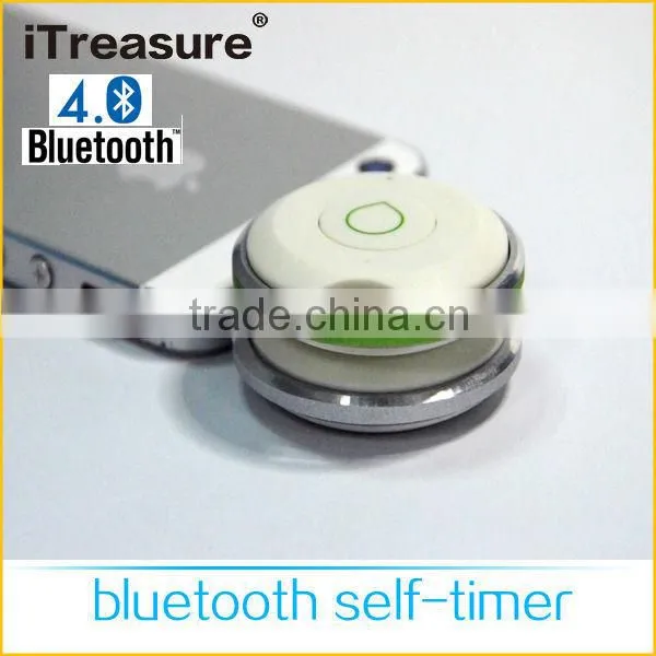 Mini personal gps chip tracker with remote shutter for ios and android