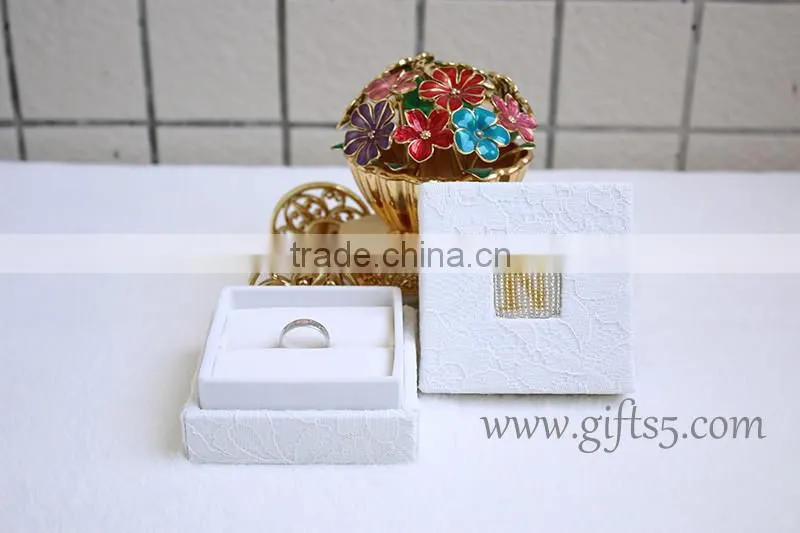 Luxury fancy unique white wedding rings jewellery box with beaded name plate of N