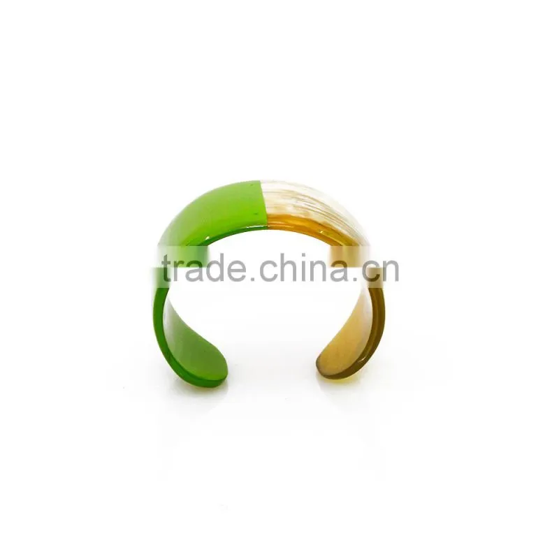 Buffalo Horn bracelet, lacquered fisnishing