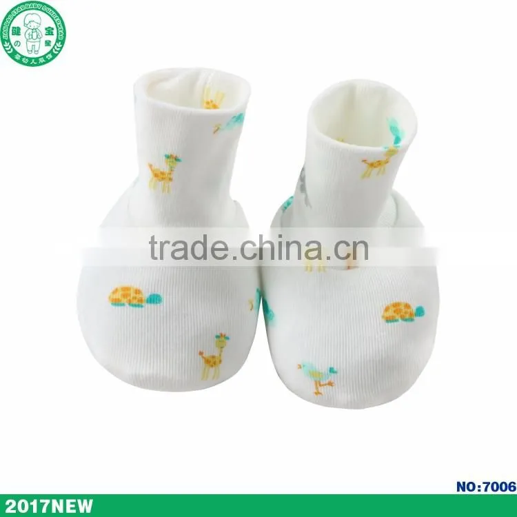 Importing from china factory newborn baby shoes baby booties with cheap price