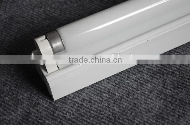 LAME-A super-quiet fluorescent light fixture