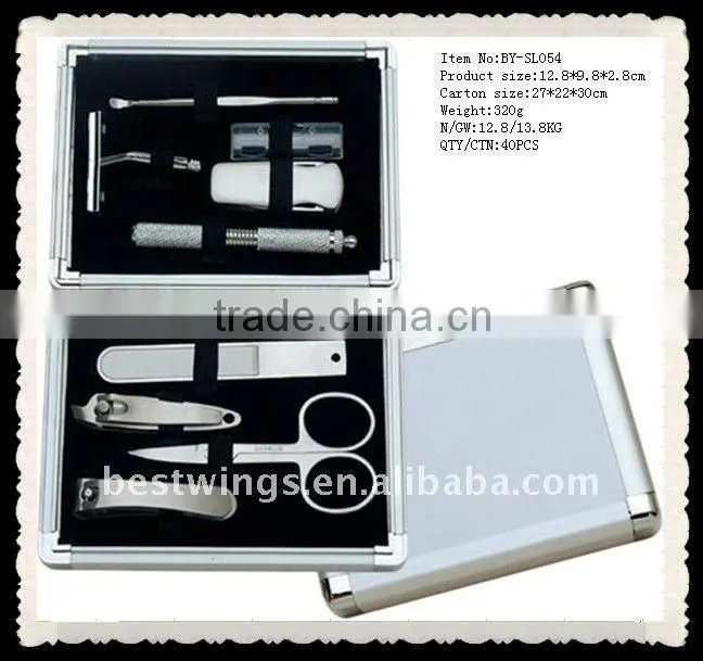 High Quality Uniqe Manicure Kits in Aluminium Case
